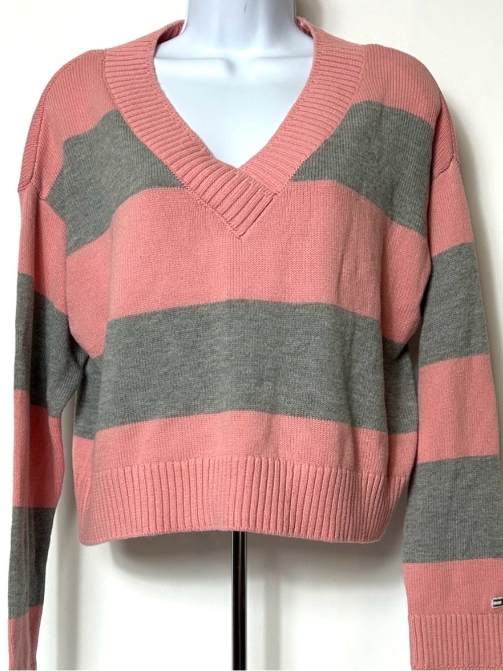 Tommy Jeans Pink Gray Horizontal Striped V-Neck Women’s Medium Knit Sweater